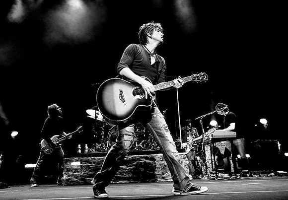 The Goo Goo Dolls & Phillip Phillips at Shoreline Amphitheatre